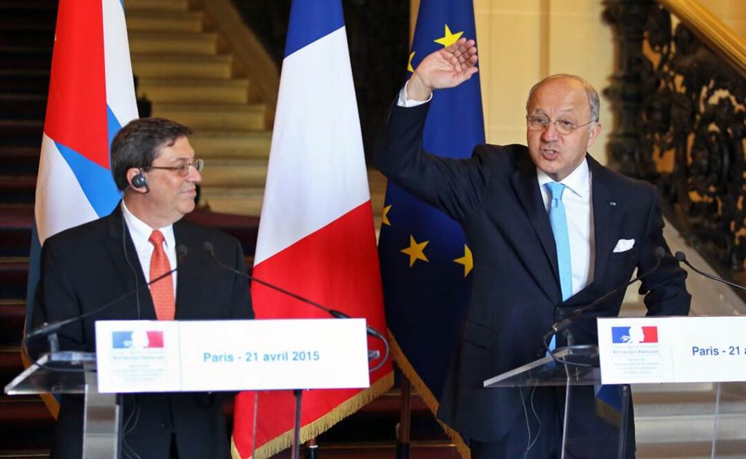 Fabius (der.) señaló por otro lado que "Francia se alegra del acercamiento entre Washington y La Habana que va en el sentido de la historia y es benéfica para todos los pueblos" (Foto: AP)