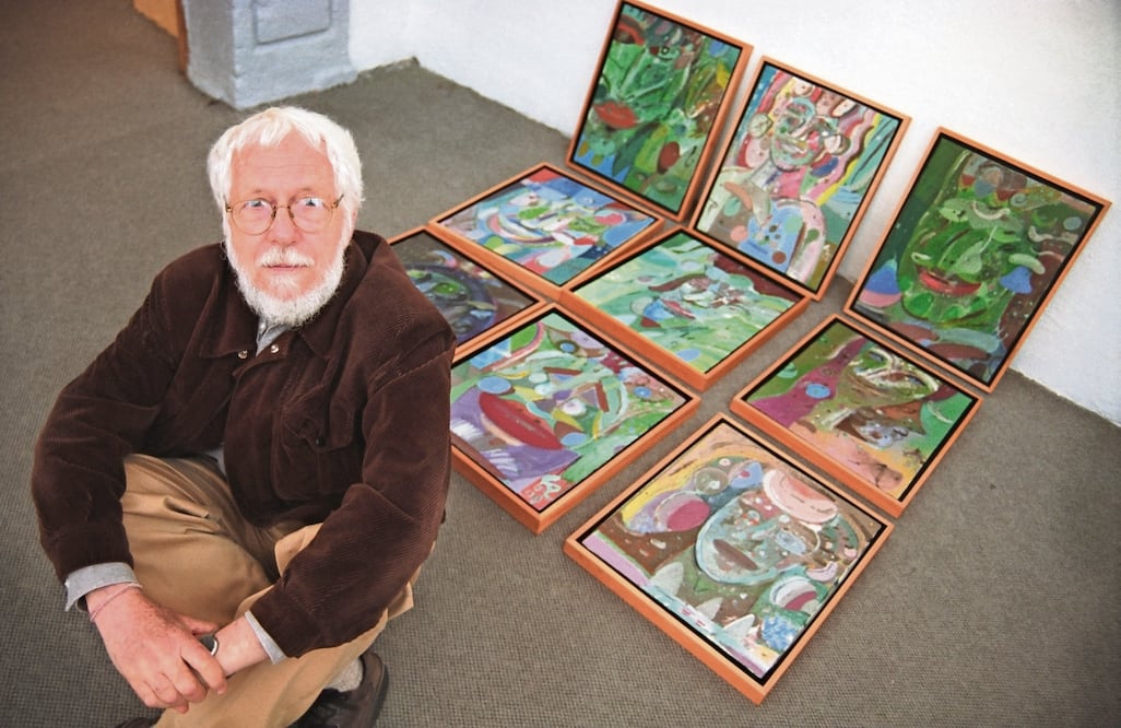 El creador Roger von Gunten durante un recorrido por su exposición Mirador, en 2003, en el Museo José Luis Cuevas. Foto: Archivo EL UNIVERSAL
