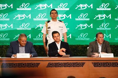 Meade: hay voces que convocan al país a regresar al pasado