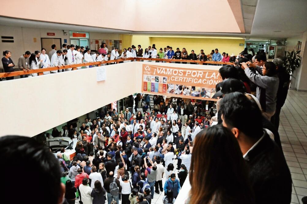 En los 59 hospitales, 899 Centros de Salud y en las 11 Jurisdicciones Sanitarias, médicos, enfermeras, camilleros, administrativos y personal de servicios pararon labores (MIGUEL A. CARMONA. EL UNIVERSAL)