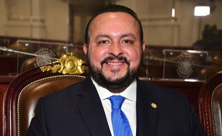 PAN propone que alcaldías paguen arreglos de banqueta, fuga de agua o podas