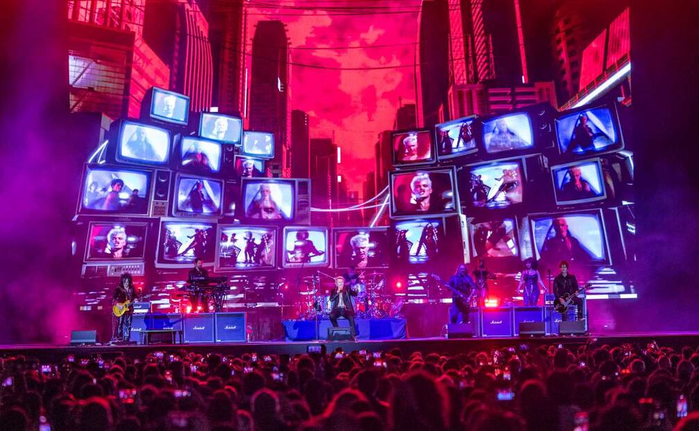 El cantante y músico inglés Billy Idol se presentó en el Estadio Alfredo Harp Helú. Foto: Ocesa