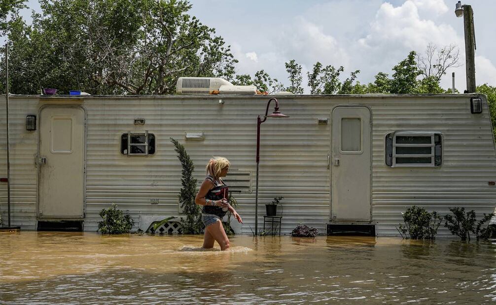 Habitantes de Houston son evacuados tras fuertes lluvias. Foto: AP