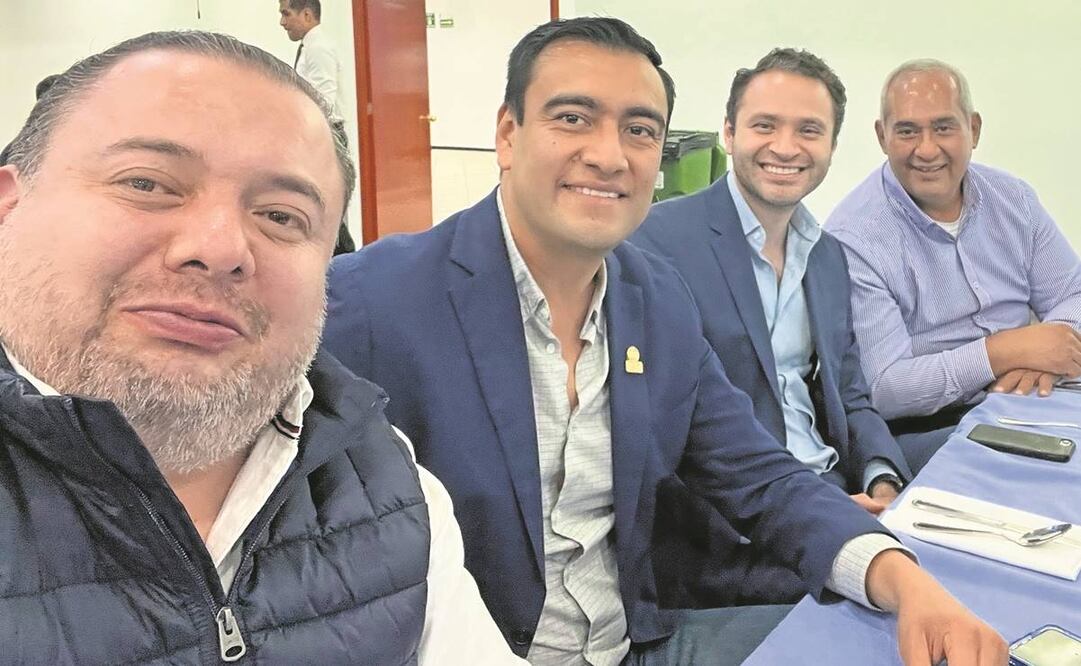 César Garrido director general de Gobierno de Miguel Hidalgo (al centro), Contraloría de la CDMX pidió cesarlo en septiembre pasado. Foto: tomada de twitter