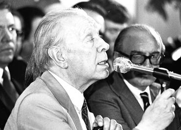 Jorge Luis Borges, escritor de mirada y pluma inmortal
