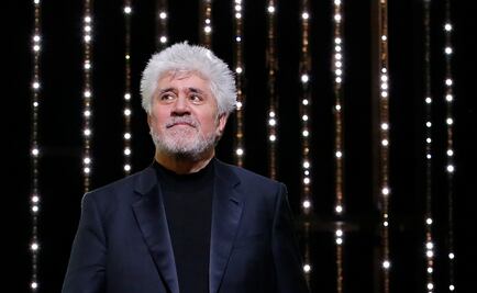 Almodóvar se emociona al recordar a "héroes" de lucha contra Sida