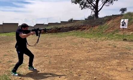 Video: Tunden a Eduardo Verástegui en redes tras subir video disparando