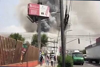 Se incendia Galerías Coapa