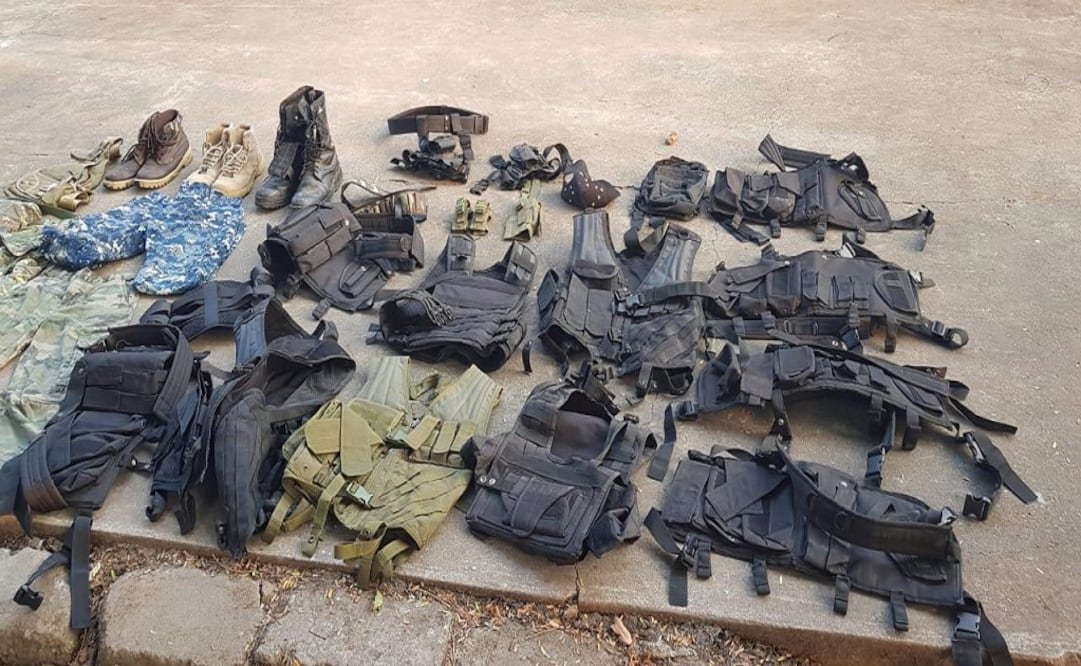 Equipo táctico asegurado en presunta bodega del CJNG. Foto: Tomada de Twitter: @SP_Veracruz