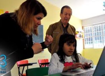 Enseñan a leer y escribir a sordos