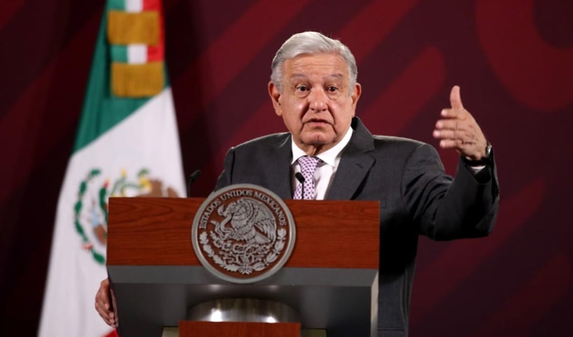 El presidente Andrés Manuel López Obrador aseguró que quienes participen en la manifestación en defensa del INE del próximo domingo defenderán al viejo régimen de corrupción. Foto: Germán Espinosa
