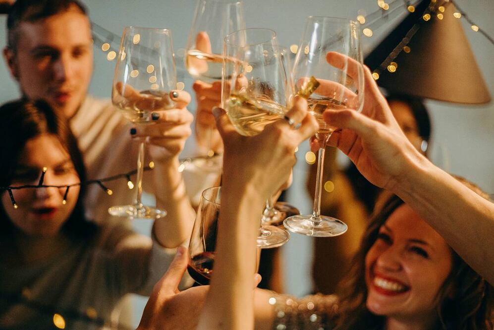 Sal de la rutina y lánzate a uno de estos restaurantes para recibir el 2023. Foto: Pexels