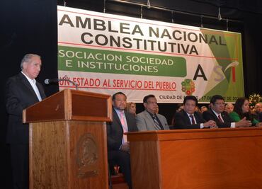 Asume Joel Ayala como dirigente en Asociación Sociedad e Instituciones