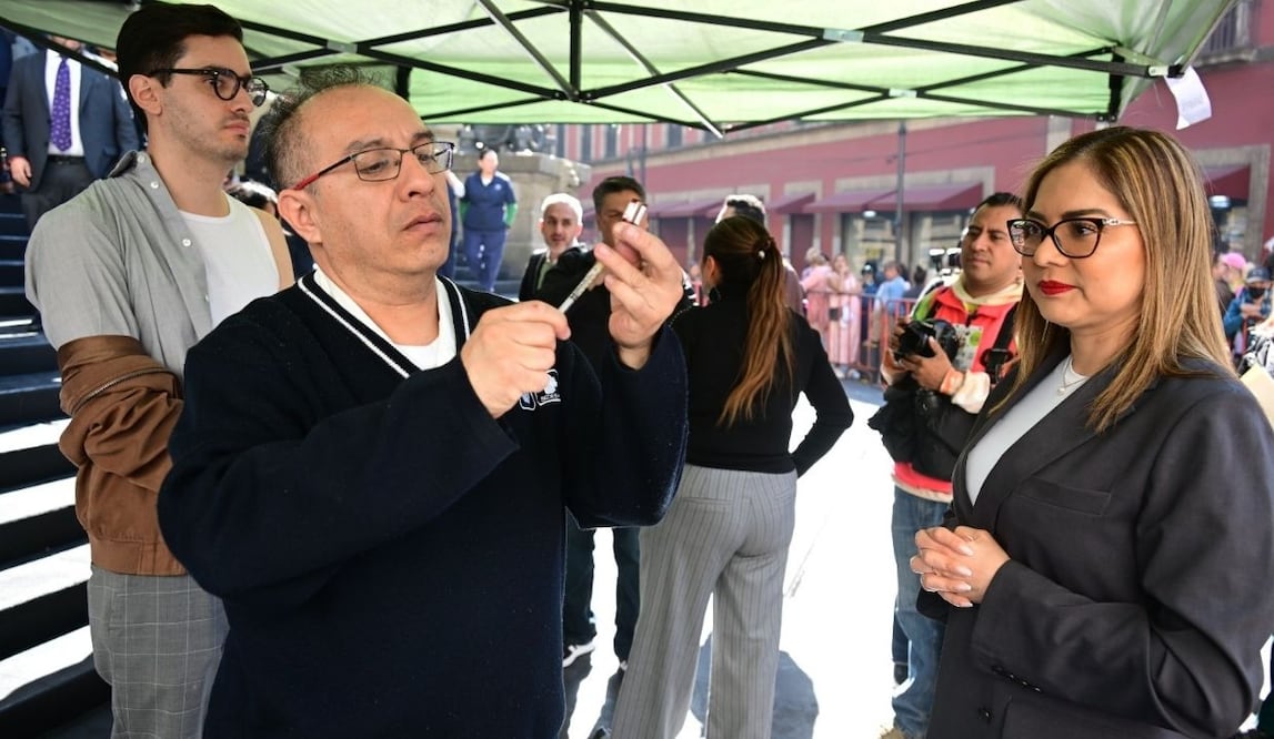 Diputados del Congreso CDMX se vacunan contra sarampión; se suman a campaña capitalina. Foto: Especial