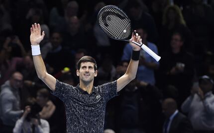 Djokovic vence a Cilic y acaba la primera fase invicto