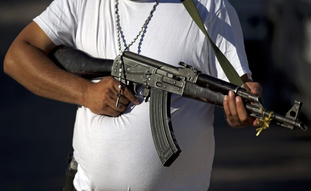 Vigilante groups patrolled the state and fought criminal bands - Photo: Eduardo Verdugo/AP