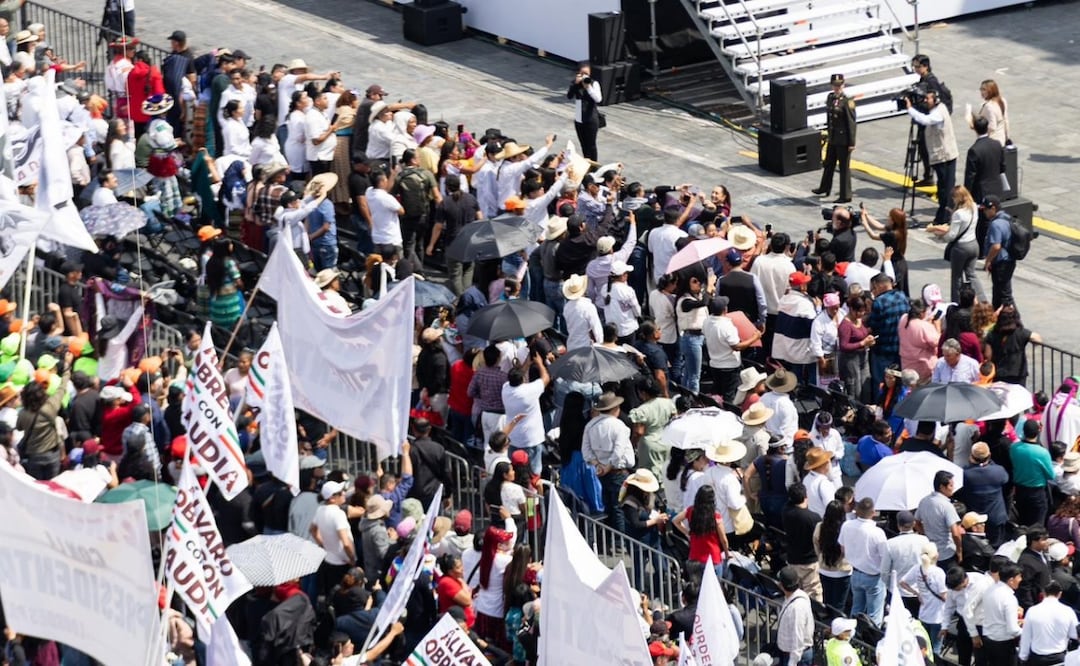 Más de 400 mil personas llenan el Zócalo para escuchar el informe de Claudia Sheinbaum. Foto: Hugo Salvador