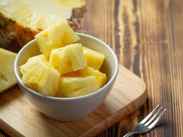 Cuáles son los beneficios de cenar piña