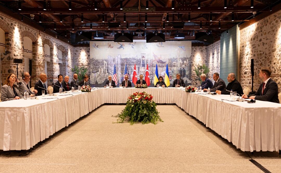 La tercera ronda de conversaciones directas se lleva a cabo bajo la presión del presidente Donald Trump. Las delegaciones de Ucrania y Rusia tuvieron su primer encuentro directo en Estambul, desde 2022, para intentar encontrar una salida negociada a la guerra causada por la invasión de Rusia. Foto: EFE