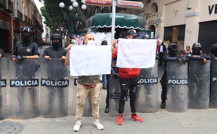 Ambulantes intentan tomar por la fuerza el Centro Histórico de Puebla