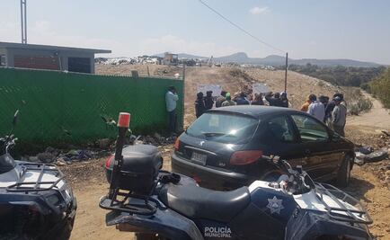 Policías retienen a empleados de Semarnat en Hidalgo por intentar clausurar tiradero