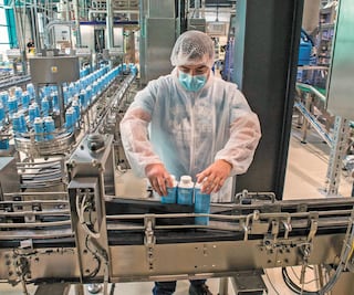 Empresas suben precios por cortes en el suministro