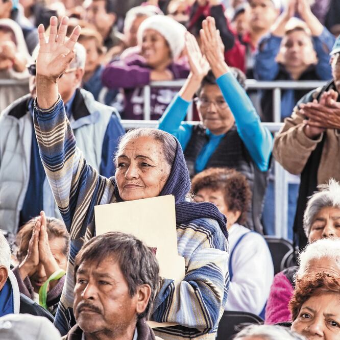 Beneficiaros de 68 y Más aseguran que existe confusión y escasa comunicación sobre los nuevos programas sociales del gobierno. ARCHIVO EL UNIVERSAL