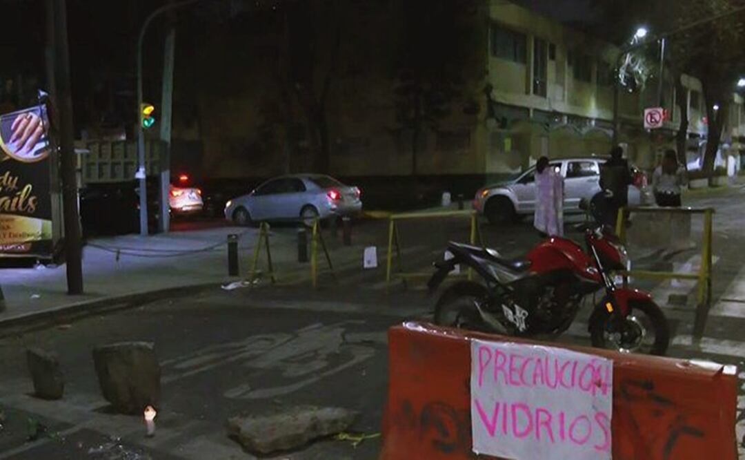 Se cumplen 73 horas de protesta en avenida Río de la Loza; familiares de Daniel Tadeo exigen celeridad en el caso del repartidor atropellado. Foto: Especial