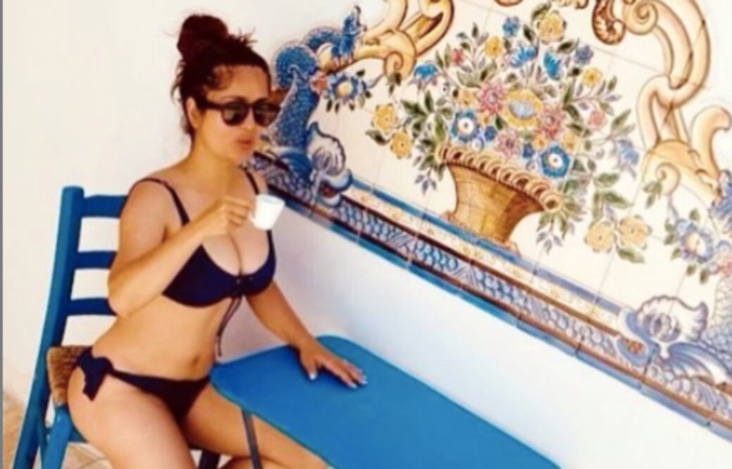 La actriz disfruta de lo que queda del verano al máximo / Foto: Instagram @salmahayek