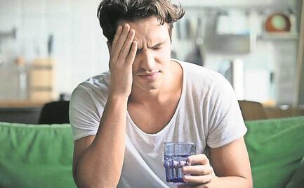 ¿Ómicron o "cruda"? Médico asegura que se pueden confundir los síntomas