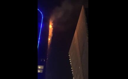 Reportan incendio en Duja Tower, emblemático edificio en Dubái