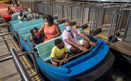 Mickey Mouse reta al Covid-19, abren dos parques temáticos en Orlando 