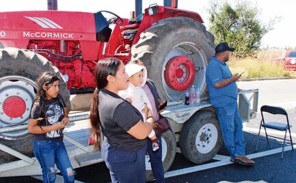 Sufren bloqueo de carreteras en Guanajuato; pasan noche fría, entre estrés y solidaridad