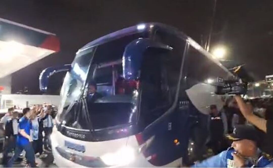 Llegada de la Selección Mexicana al Estadio Nacional - Foto: Especial
