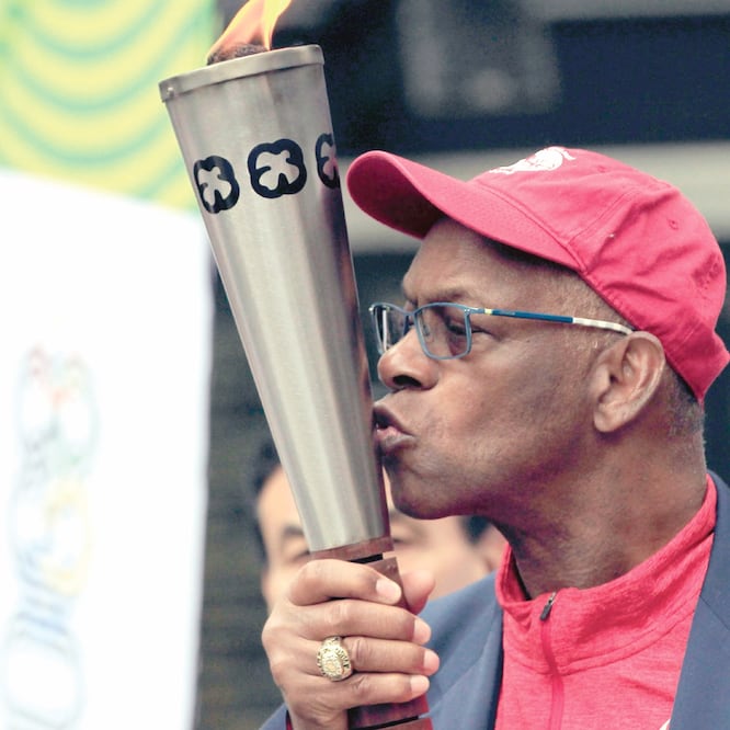 Bob impuso marca olímpica en salto de longitud y no ha sido superada. MARIO GUZMÁN. EFE