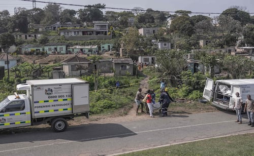 Tiroteo durante una fiesta en Sudáfrica deja 11 muertos; hay una mujer embarazada entre las víctimas