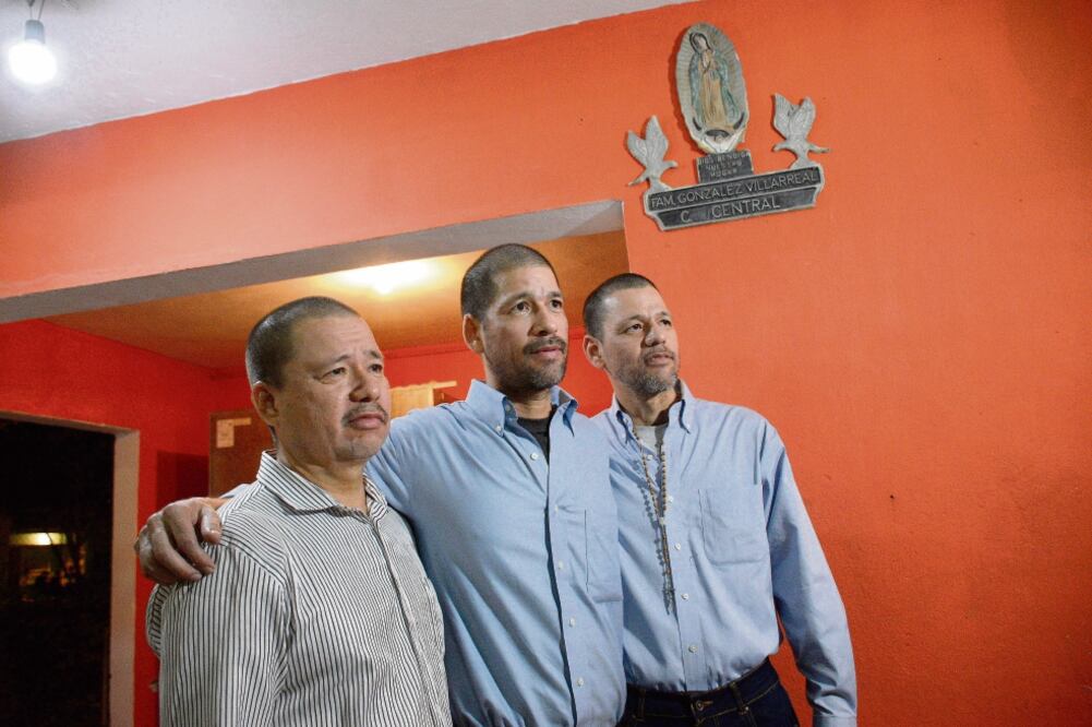 Luis Alfonso, José Regino y Simón viajaron a Malasia para trabajar en una nave industrial, pero fueron detenidos porque en el lugar se hallaron drogas. Foto: JUAN CARLOS CRUZ. CUARTOSCURO
