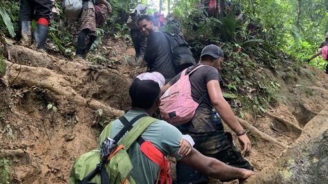 Crece número de migrantes chinos que atraviesan la selva del Darién para llegar a EU