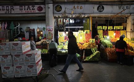 Condonan adeudos a locatarios de mercados en la capital