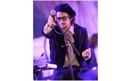 Zoé utiliza micrófonos especiales para el sencillo de su nuevo disco 