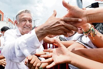 Sí se dieron contratos directos a Riobóo: AMLO