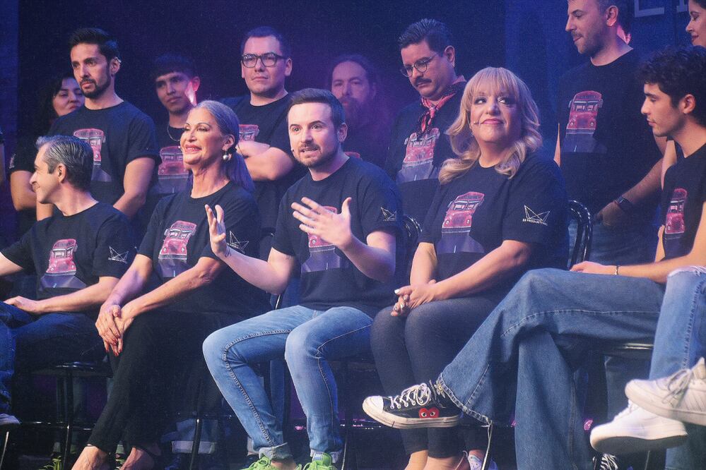 Alejandra Bogue, Jesús Zavala y Roshell Terranova (a la derecha), integrantes del musical, tomaron como objetivo realizar activismo. Foto: de Armando Pereda. El Universal