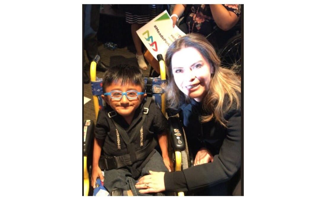 Laura Barrera en el evento que estuvo Meade. Foto: Tomada de Twitter