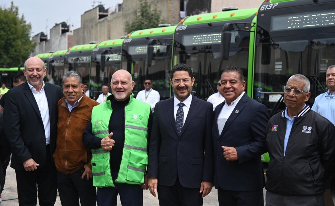Martí Batres dio el banderazo de salida a 50 nuevas unidades eléctricas de RTP que cubrirán dos rutas (04/10/2024) Foto: @martibatres