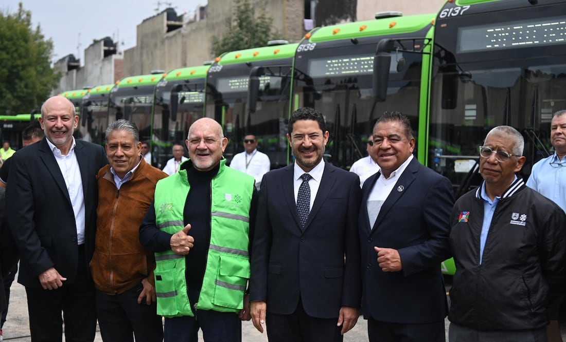 Martí Batres dio el banderazo de salida a 50 nuevas unidades eléctricas de RTP que cubrirán dos rutas (04/10/2024) Foto: @martibatres