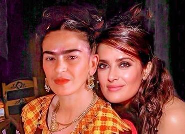 Salma Hayek publica foto "con Frida Kahlo" en Instagram