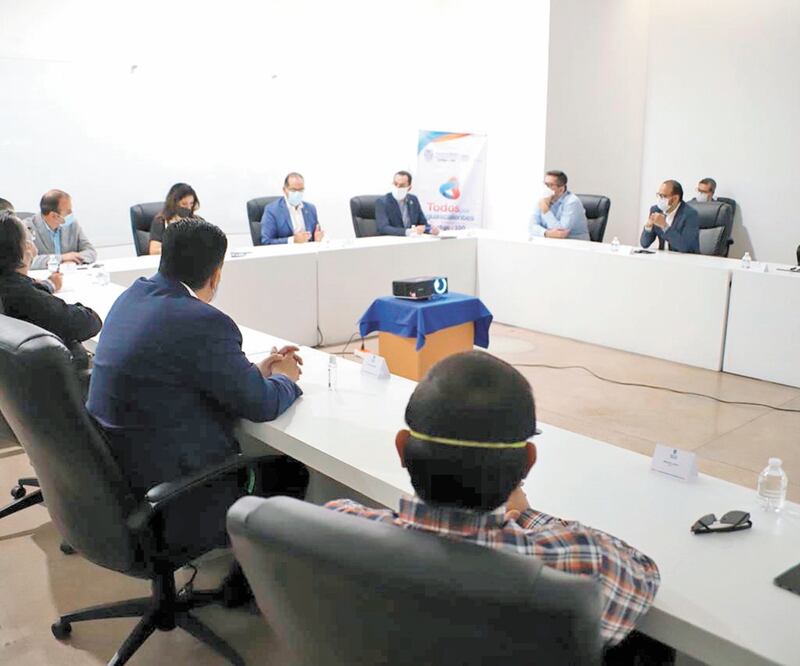 El mandatario Martín Orozco encabezó la reunión de Coordinación con las secretarías General de Gobierno, Salud y Economía, donde se comentó que esperan que el gobierno federal les defina la fecha para reiniciar actividades. Foto: Especial