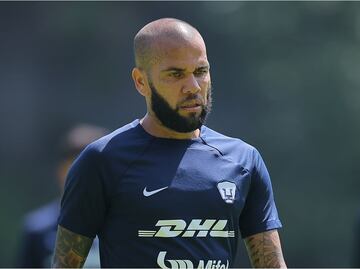 Fiscalía pide prisión preventiva sin fianza para Dani Alves por presunta agresión sexual