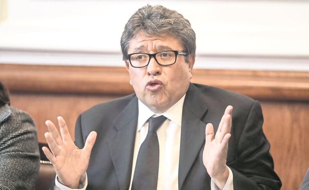 "Vamos a hacer lo que la gente quiera", responde Monreal tras perder encuesta