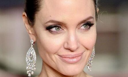 Angelina Jolie y 4 famosos que han superado problemas de salud mental